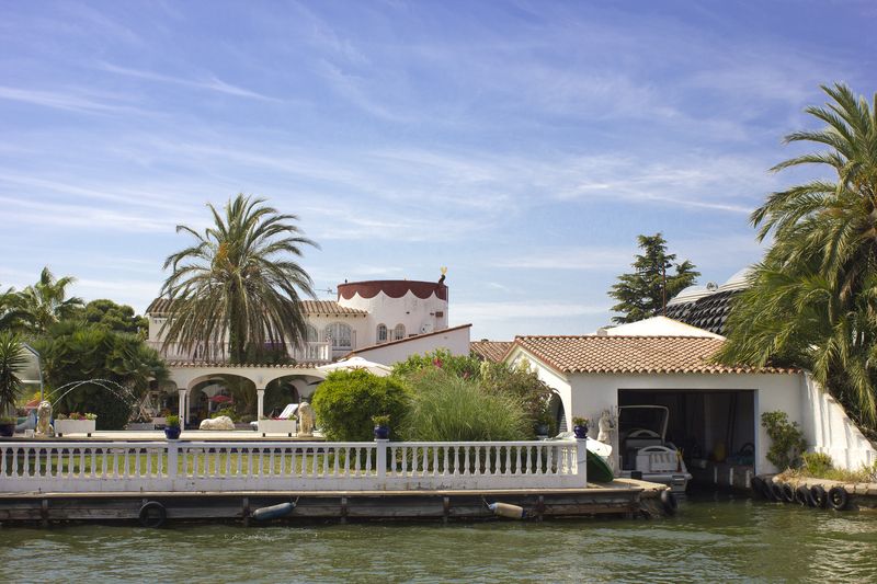 Buying property in Empuriabrava: Haven for Boating Enthusiasts